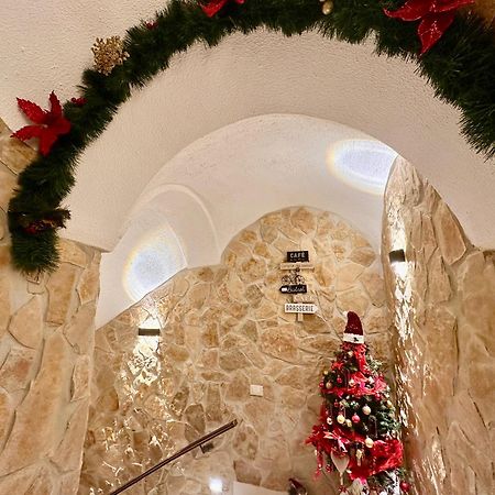 Window In The Stone Naples Hotel Exterior photo