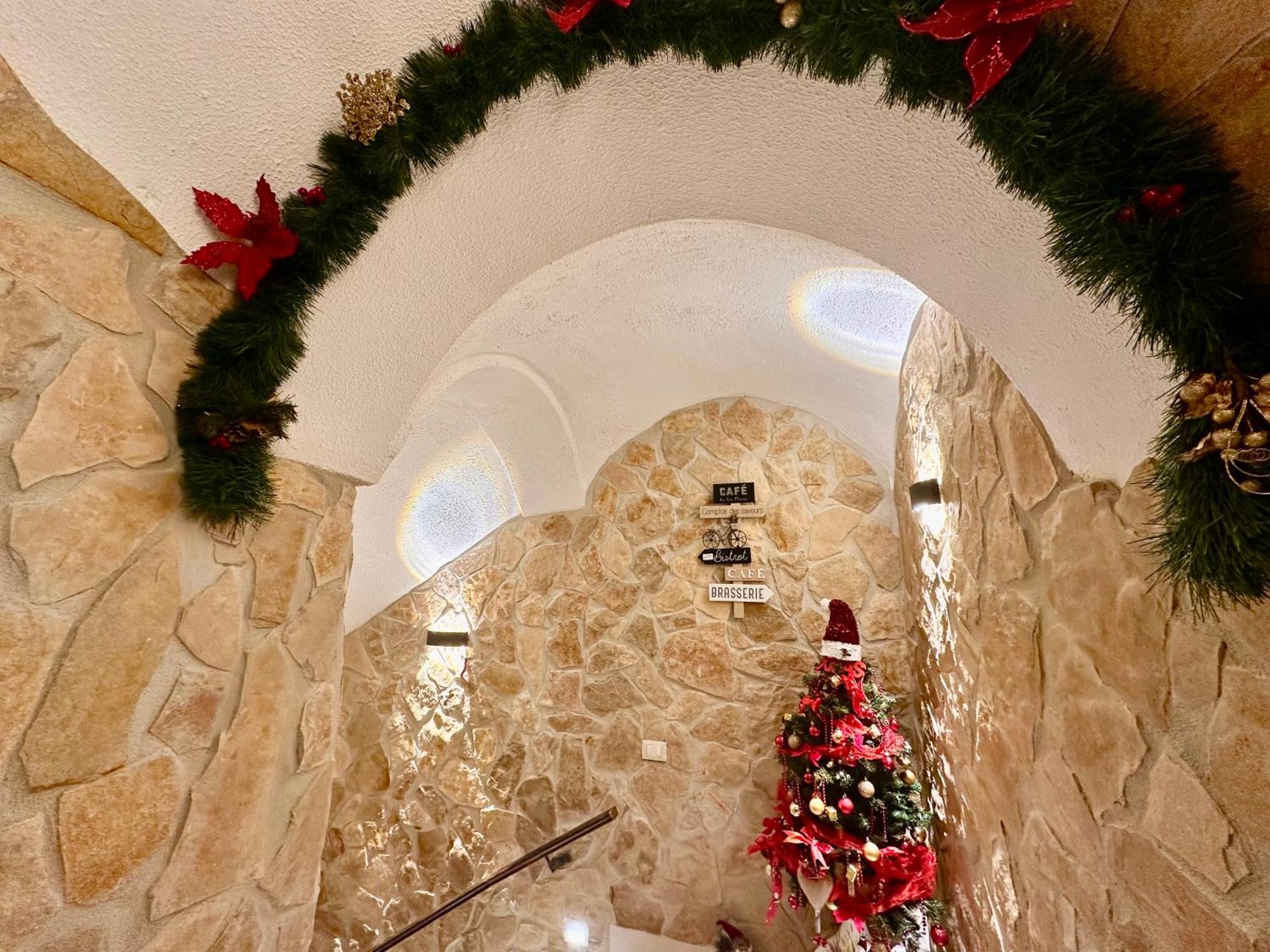 Window In The Stone Naples Hotel Exterior photo